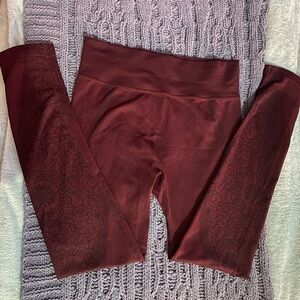 Women’s S/M One 5 One Maroon Leggings